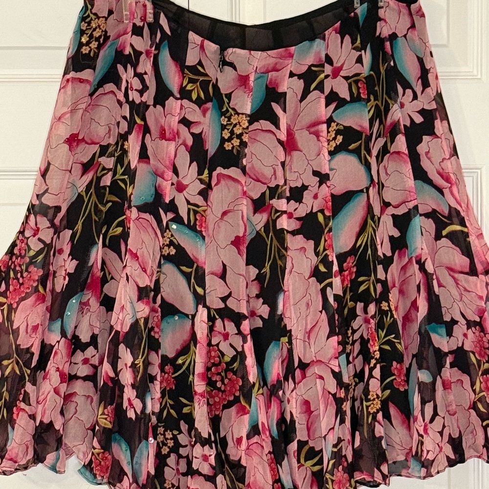 Floral Chiffon Skirt With Sequins - Pink and Black - Picture 5 of 6